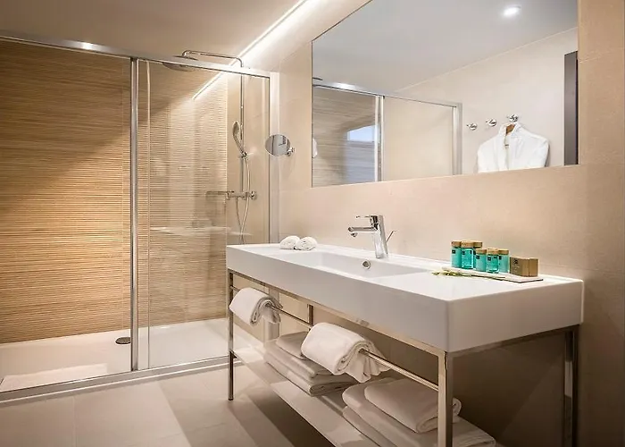 Aminess Laurel Khalani